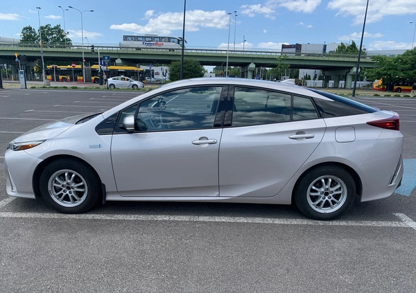 Toyota Prius cena 79999 przebieg: 144000, rok produkcji 2018 z Warszawa małe 232